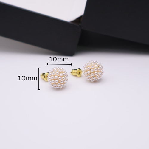 Mini Pearl Stud 050