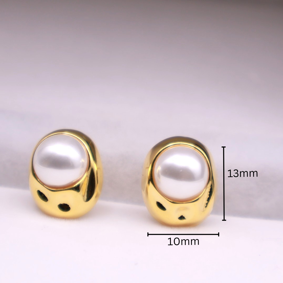 Pearl Stud 016