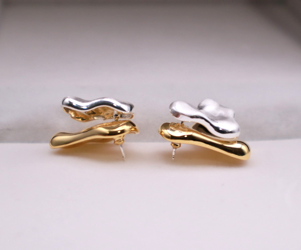 Double Heart Shaped Stud 092