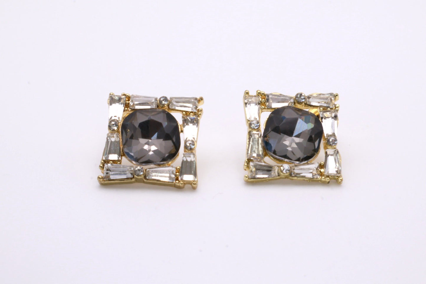 Light Up The Room Stud 004