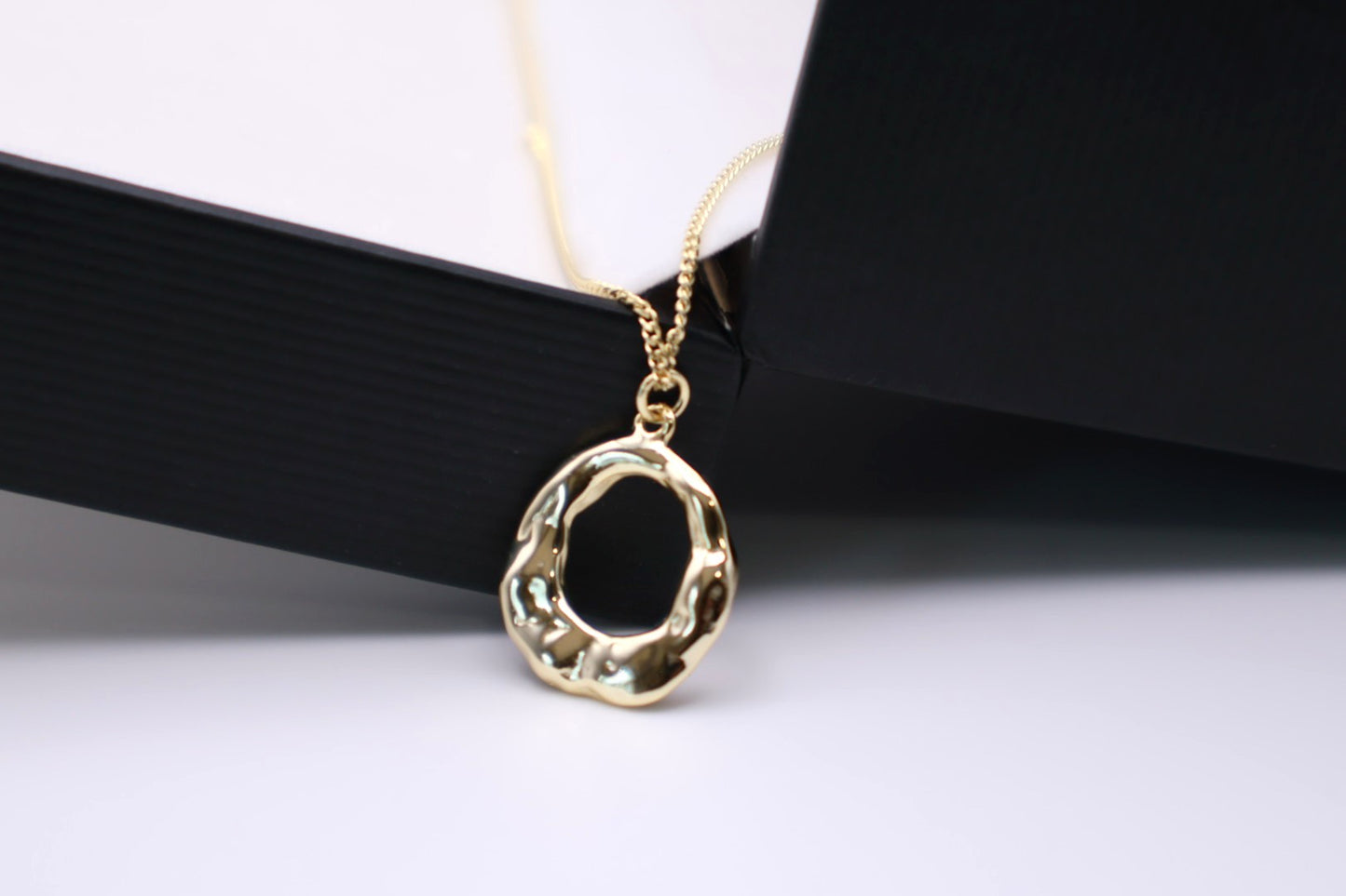 Golden O Necklace 010