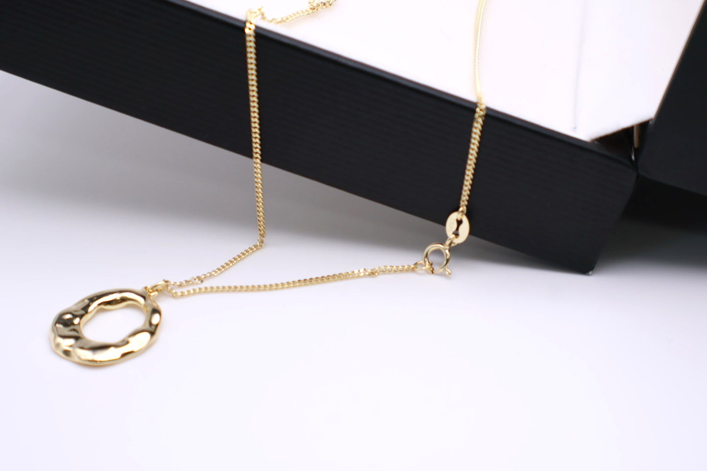 Golden O Necklace 010