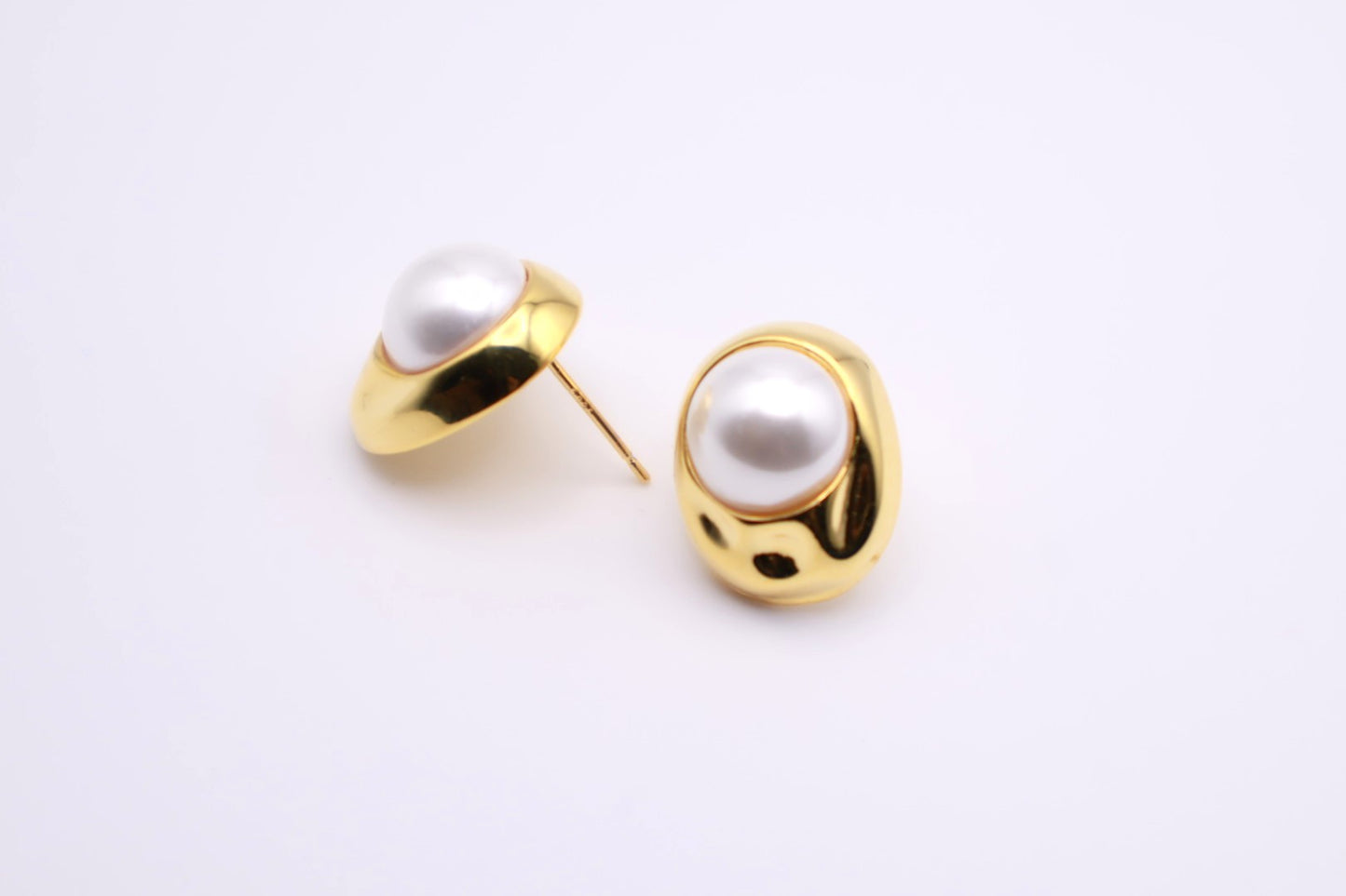 Pearl Stud 016