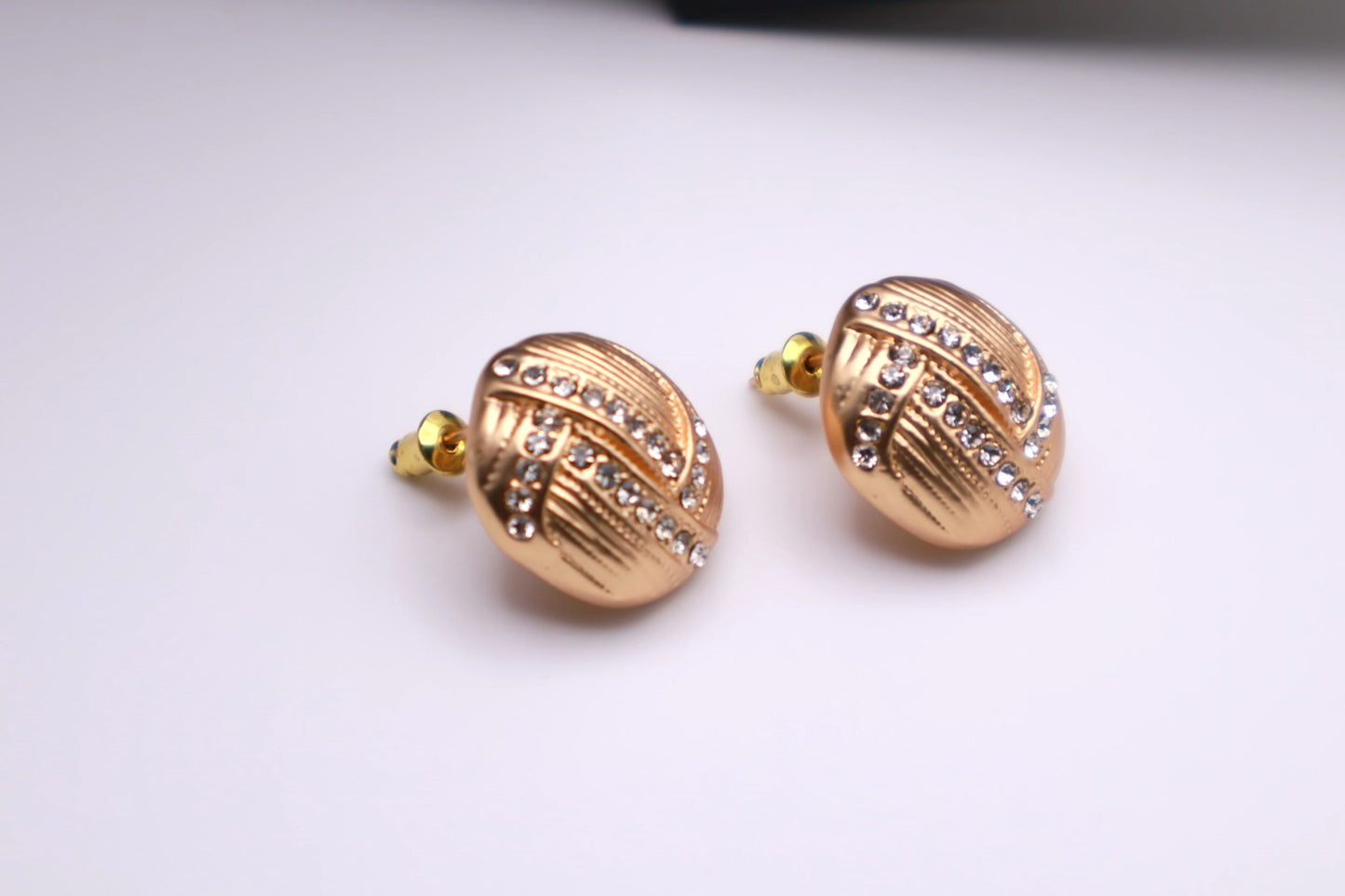 Golden Gem Stud 017