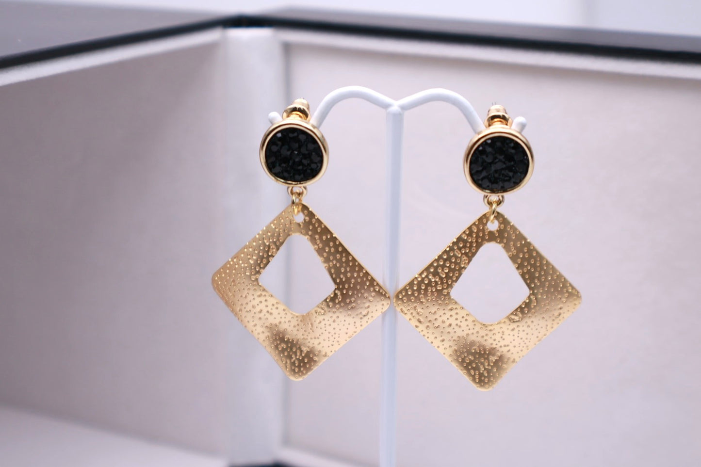 The Square Drop 024