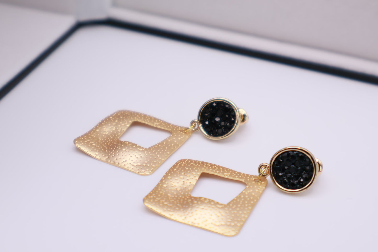 The Square Drop 024