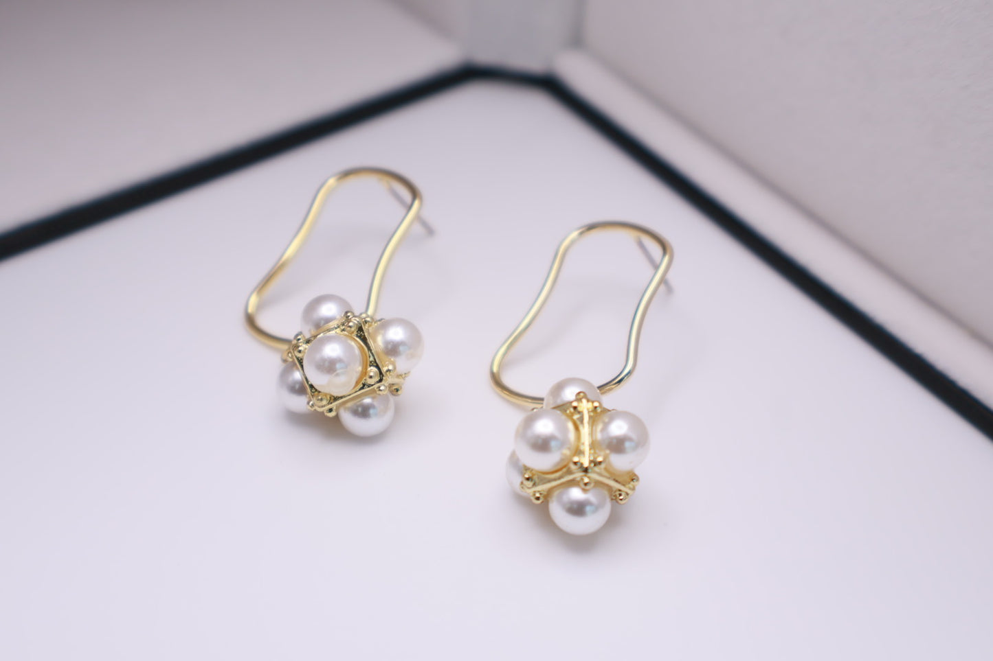 Irregular Pearl Drop 027