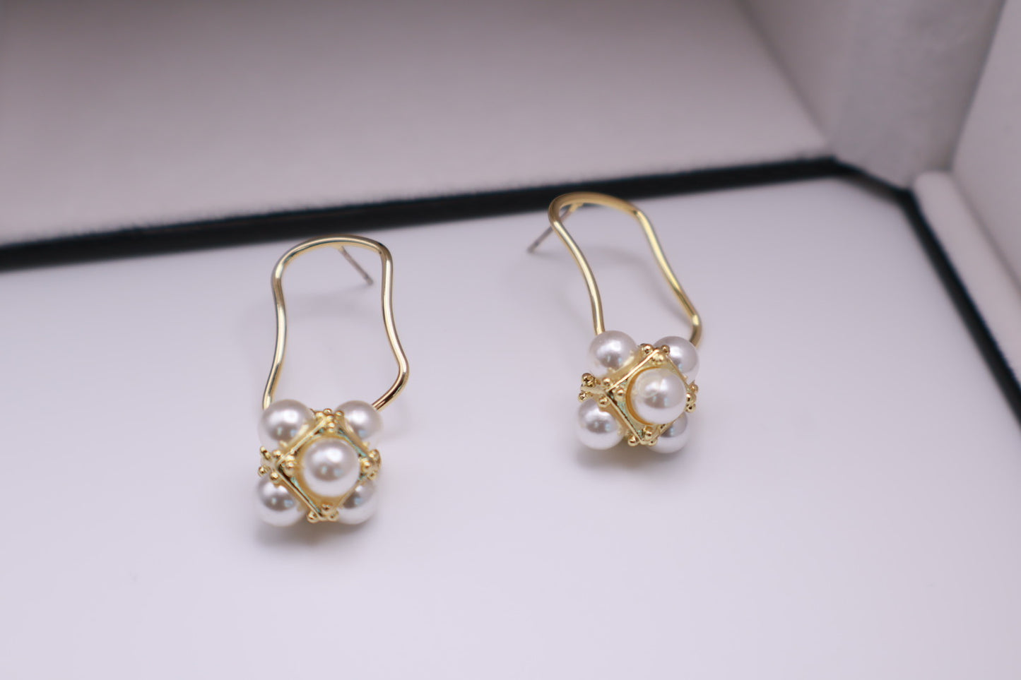 Irregular Pearl Drop 027