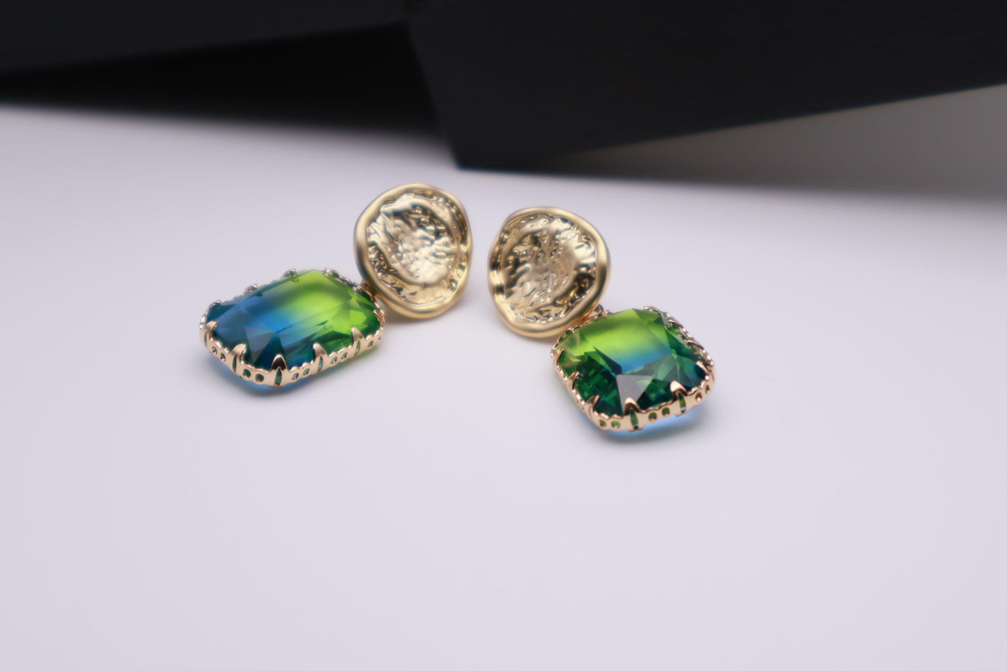2 Tone Gem Drop 033