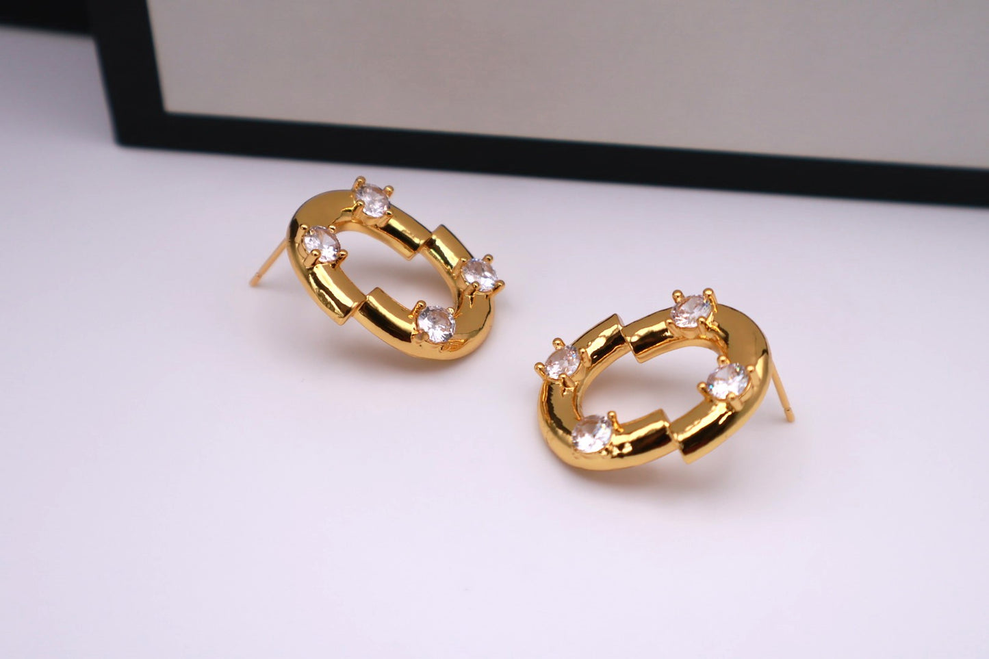 Sliced Egg Shape Stud 036
