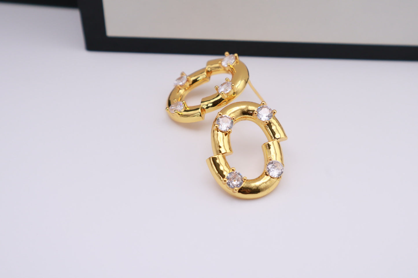 Sliced Egg Shape Stud 036