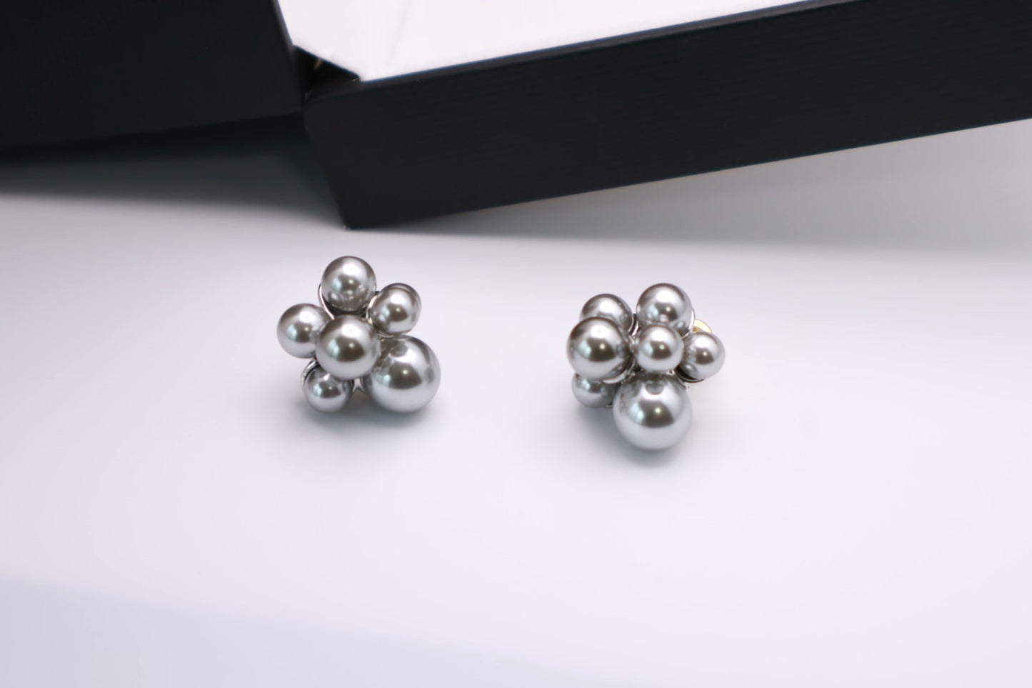 Silver Grape Stud 043