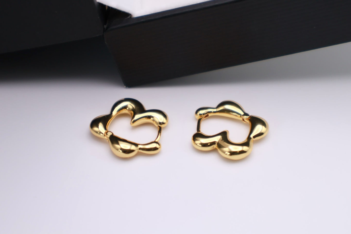 Flower Stud 048