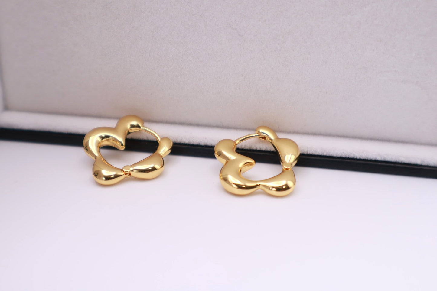 Flower Stud 048