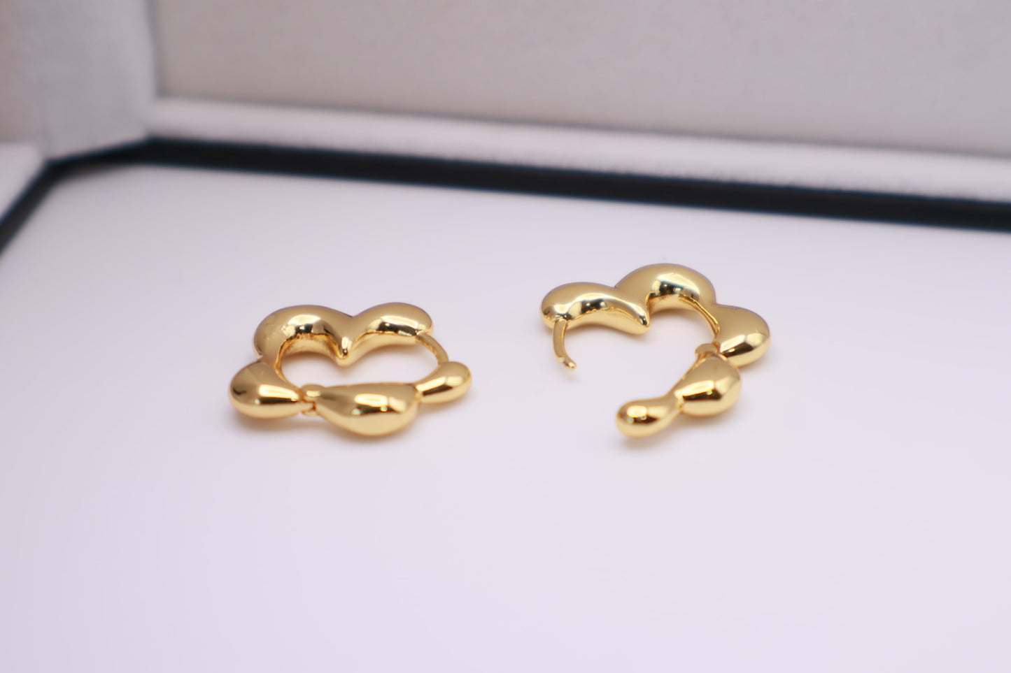 Flower Stud 048