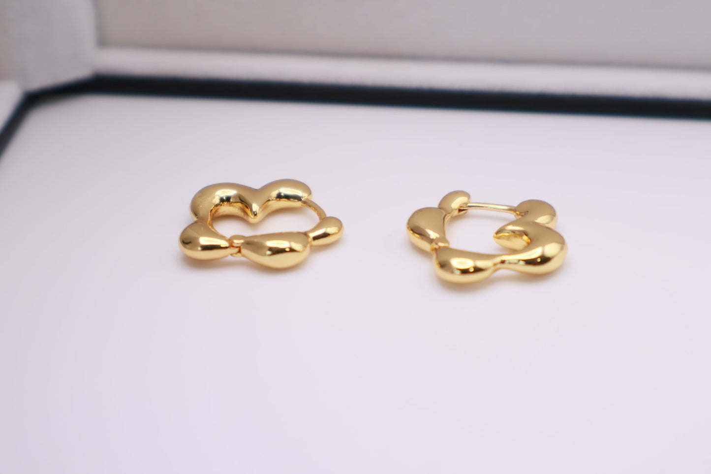 Flower Stud 048