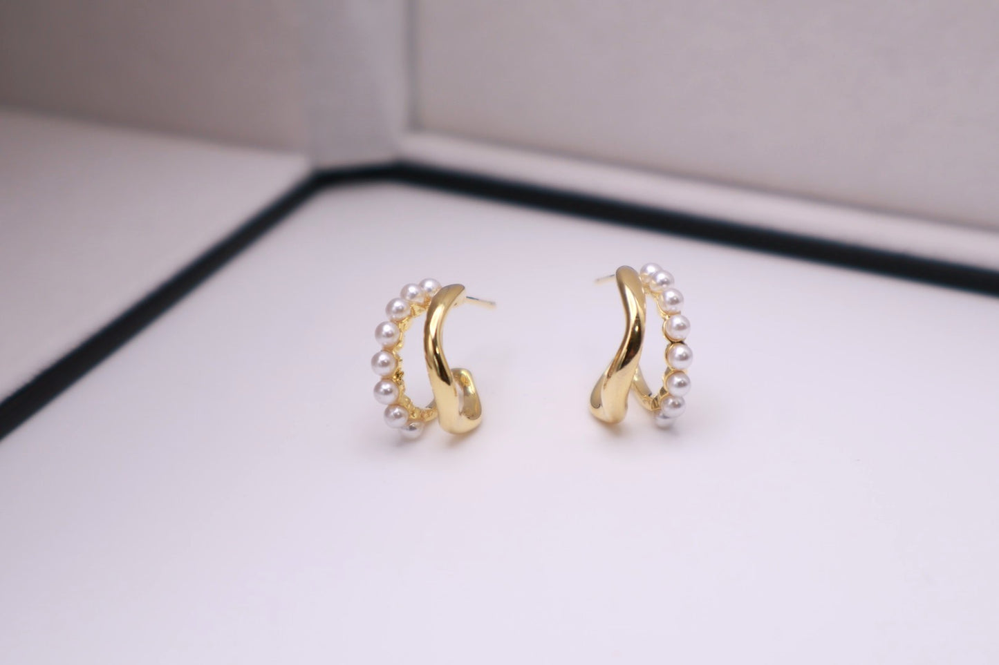 gold pearl stud 051