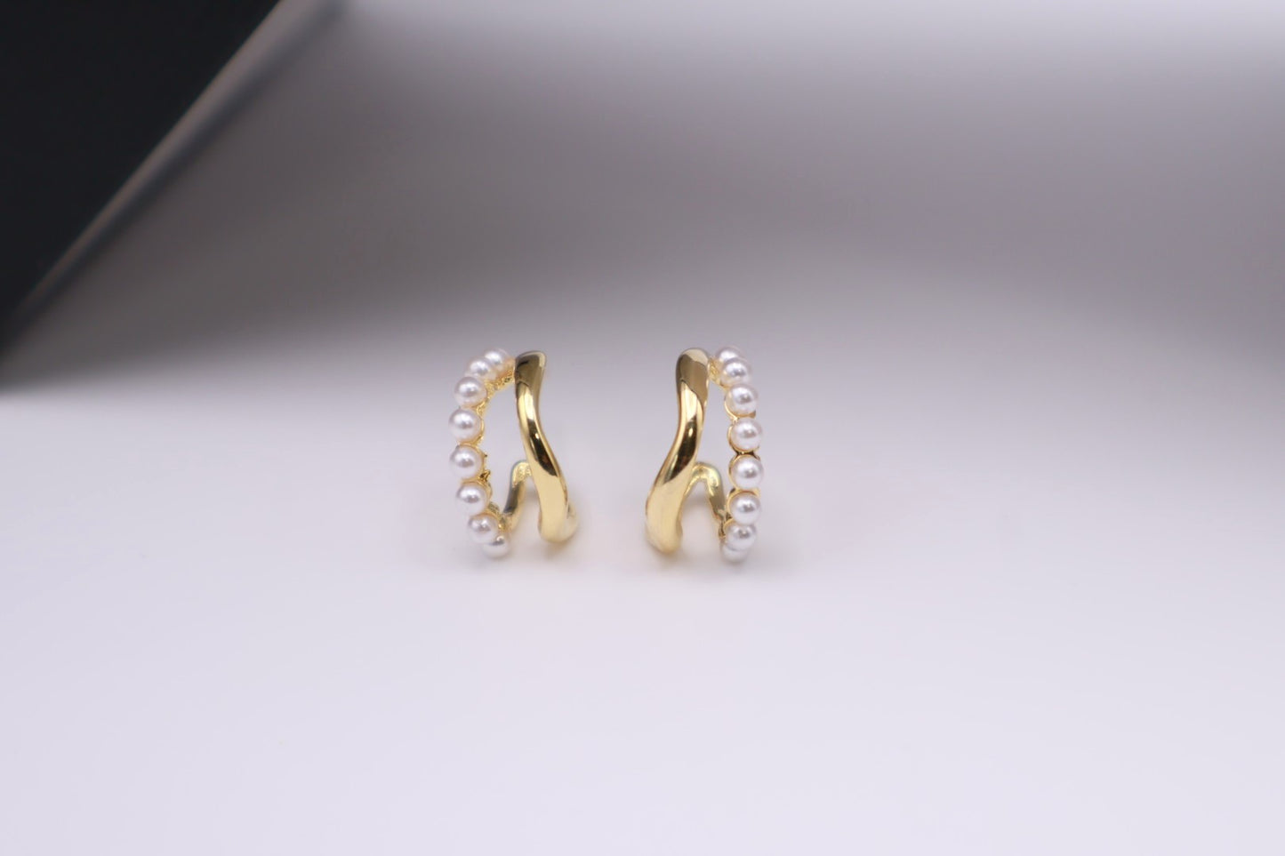 gold pearl stud 051