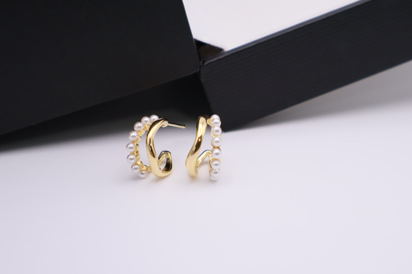 gold pearl stud 051
