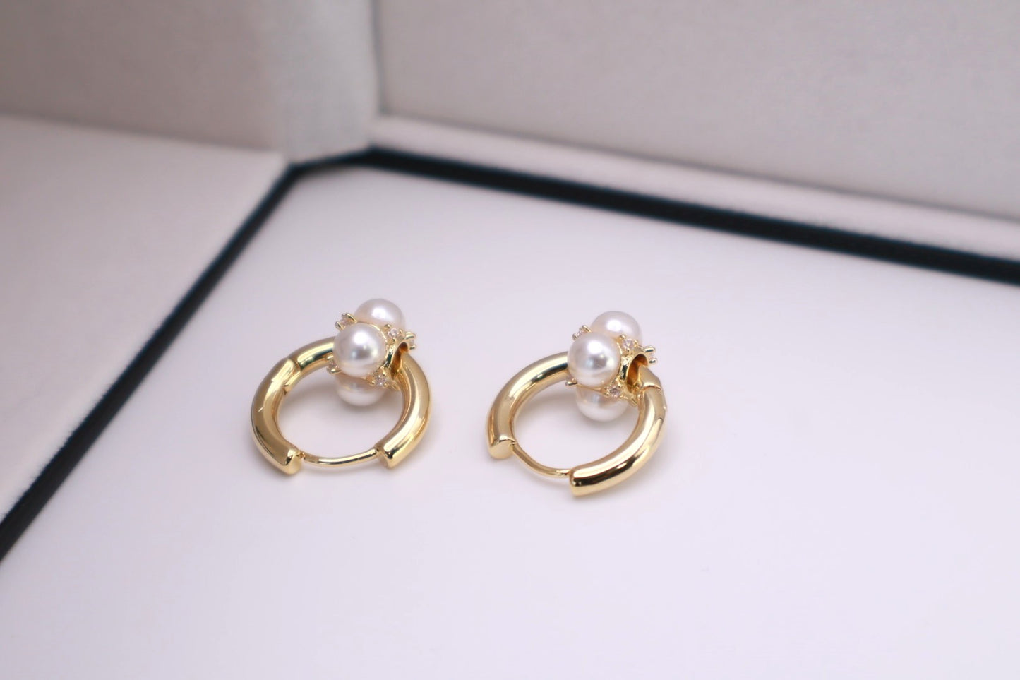 Pearl Huggies 052