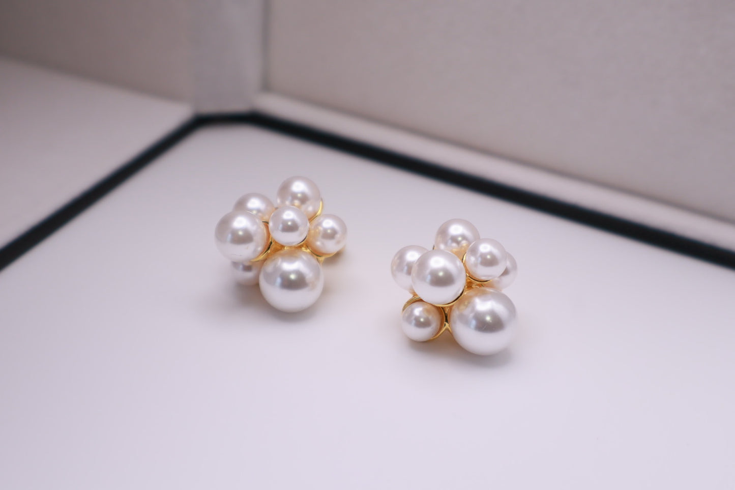 Silver Grape Stud 043