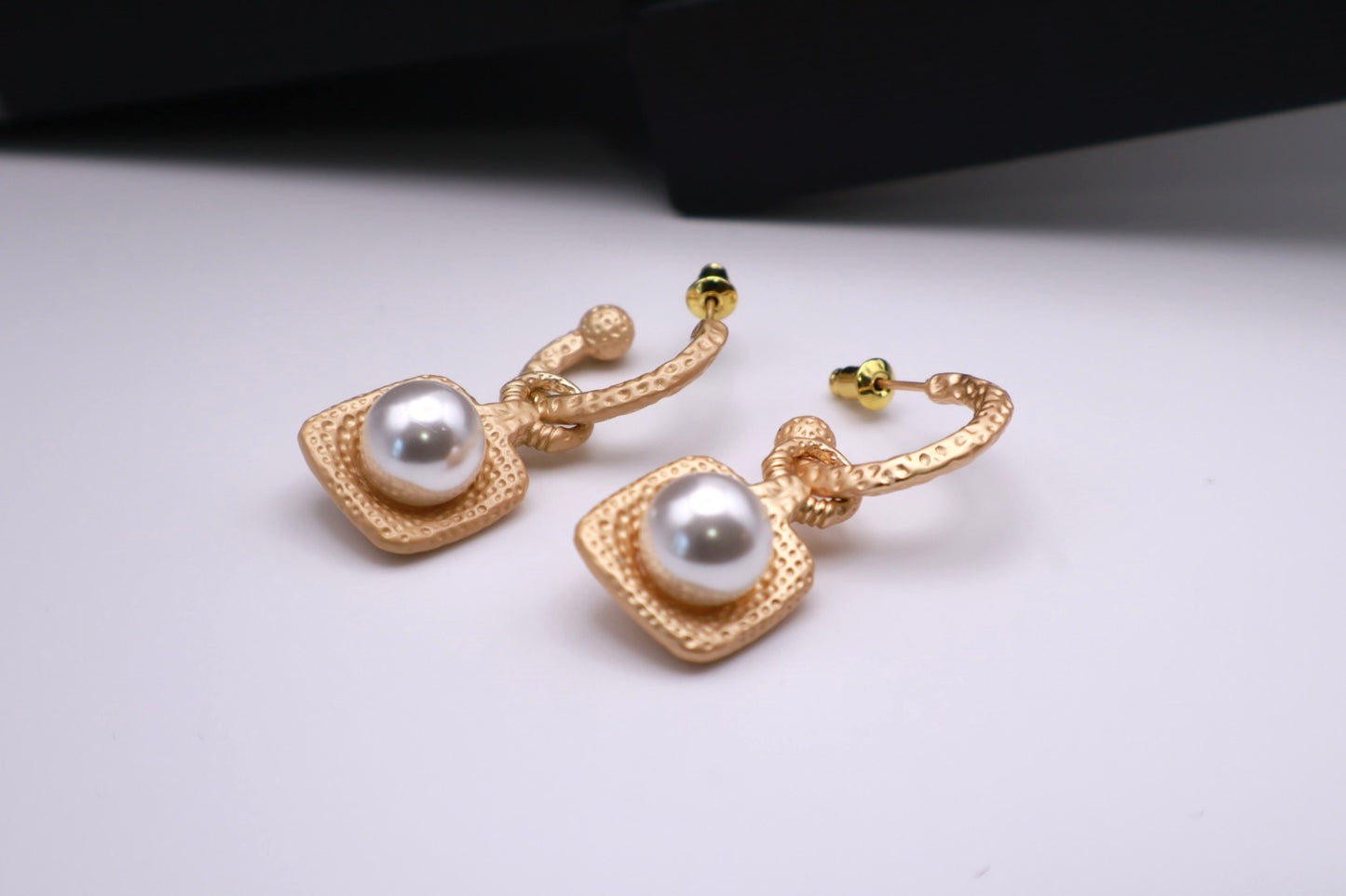 Pearl Plate C Hoop 070