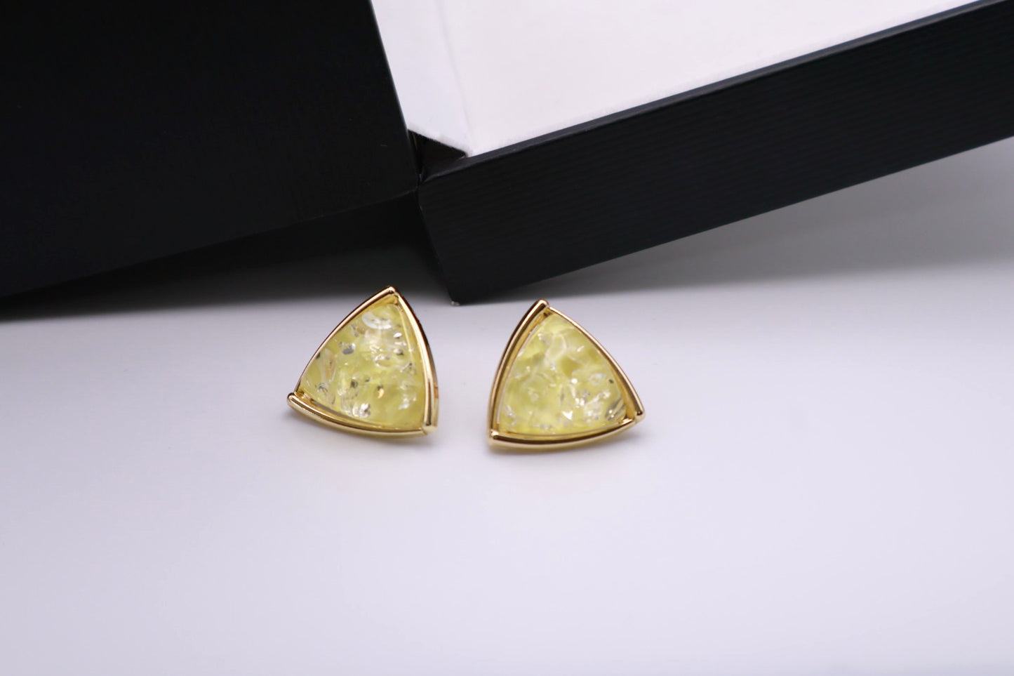 Gem Triangle Stud 067