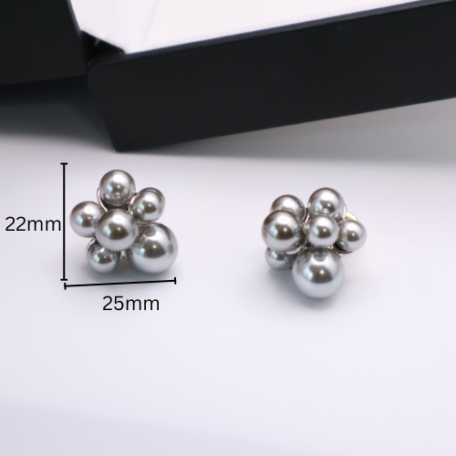 Silver Grape Stud 043