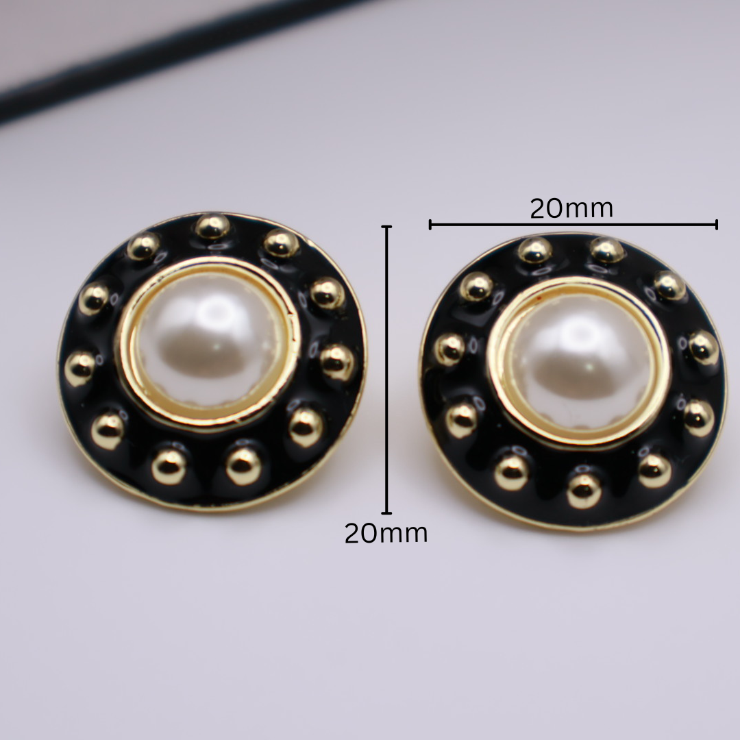 Shielded Pearl Stud 019