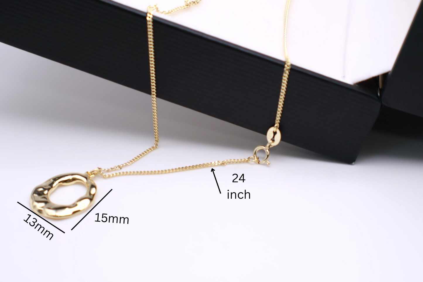 Golden O Necklace 010