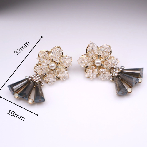 Gem Flower Stud 061