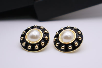 Shielded Pearl Stud