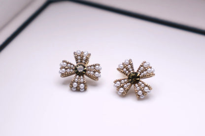 Pearl Four Leaf Stud