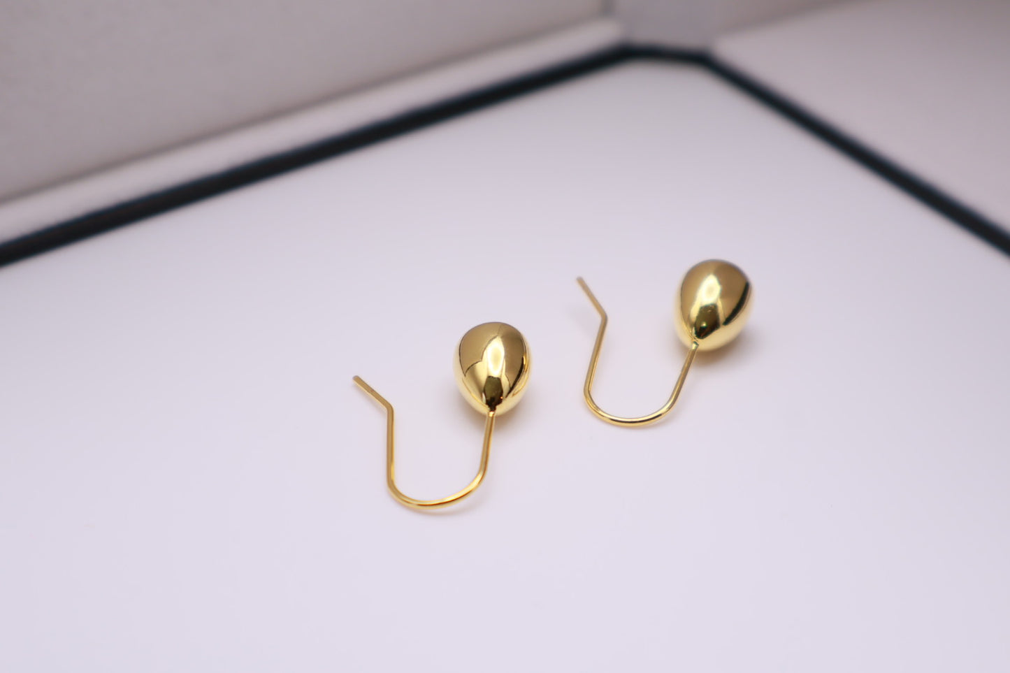 Golden Nugget Wire Hook